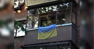 «Антиукраинский» скандал в Одессе: разъяренный мужчина срывал флаги Украины