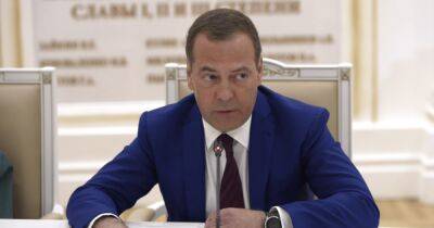 "Наняли для убийств": Медведев пригрозил смертью обвиняемым в покушении на Прилепина