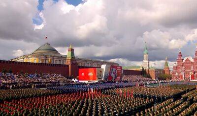 Путин закрывается в шкафу: в России паника, началась масштабная отмена парадов на 9 мая