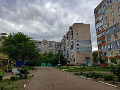 "Срезанные батареи и холодильники в подъезде": временные "квартиранты" в Лисичанске "освобождают" жилье