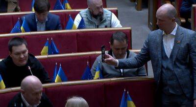 Некоторым украинцам запретят пользоваться интернетом и мобильной связью: где и почему