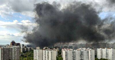 Дым на весь район: в Москве произошел масштабный пожар возле Академии ФСБ (фото, видео)