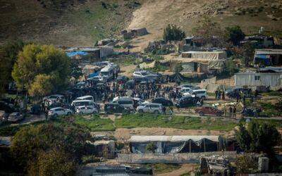 БАГАЦ отклонил иск о немедленном сносе бедуинского поселка Хан аль-Ахмара