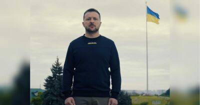 «Возвращаем нашему государству честную историю»: Зеленский обратился к украинцам в День памяти и примирения