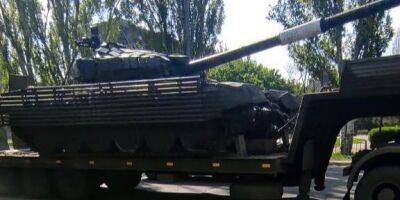 В Мариуполе фиксируют перемещение танков и систем ПВО оккупантов — советник мэра