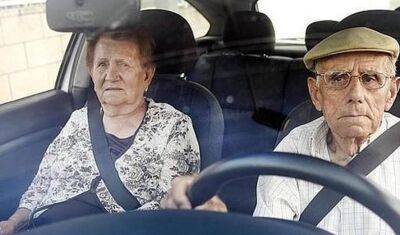 Автомобилистам, которым уже за 65 лет, запретят водить машины. Что ждет некоторых украинцев