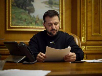 Зеленский предложил Раде отменить выходной 9 мая – законопроект