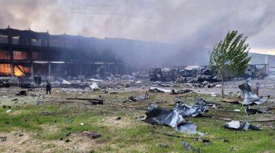 Ракетный удар рф полностью уничтожил склад Красного Креста в Одессе