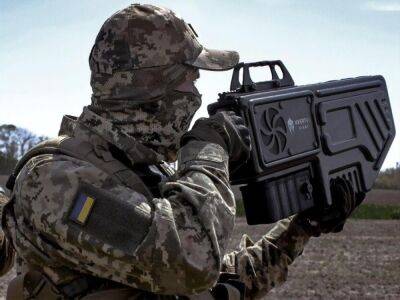 Украинские пограничники из антидронного ружья приземлили три "птички" оккупантов на сватовском направлении – ГПСУ