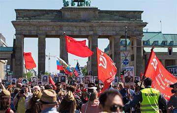 В Берлине запретили российский и советский флаги на 9 мая