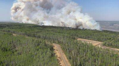 Неконтролируемые лесные пожары привели к эвакуации тысяч людей на западе Канады - unn.com.ua - Украина - Киев - Колумбия - Канада