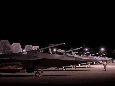 США разместили истребители F-22 Raptor в Эстонии "для сдерживания агрессии"