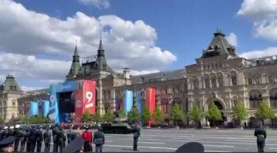 Позор "победы" на красной площади: без авиации, со взрывами одним танком-пенсионером и все максимально быстро