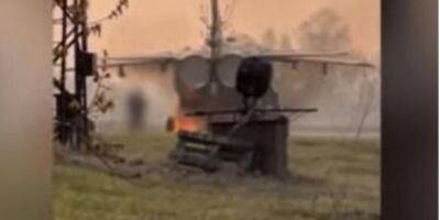 «Успешно сгорел». Партизаны уничтожили российский самолет Су-24 на авиазаводе в Новосибирске — видео