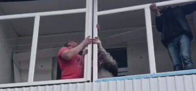 Новые восхваления оккупантов: В квартире ветерана в Северодонецке делают ремонт