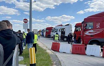 Польские перевозчики заблокировали погранпереход на границе с Беларусью
