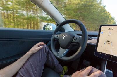 Маск обещает месяц бесплатного использования Full Self-Driving для владельцев Tesla — но это не точно