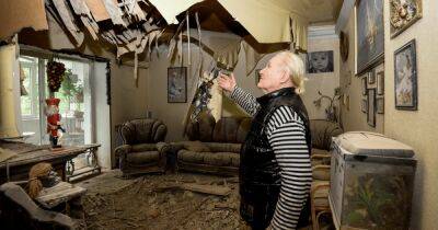 "Сосредоточенный удар": российская ракета разрушила полподъезда дома в Днепре (фото)