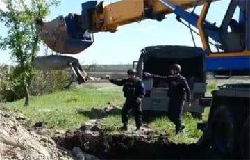 Украинские спасатели ликвидировали авиабомбу весом 500 килограммов под Запорожьем