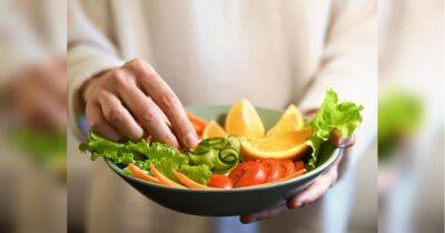 «Съешьте сначала суп или салат»: как похудеть ленивому человеку