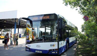 С субботы вводится летнее расписание движения общественного транспорта в Риге — рейсов станет больше