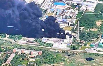 Российские добровольцы уничтожили вражеские топливозаправщики на заводе «Монокристалл» в Шебекино