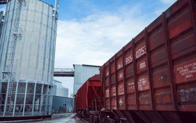 В мае УЗ почти вдвое сократила объемы перевозок зерна на экспорт - korrespondent.net - Россия - Украина - Южный - Большая Одесса