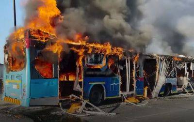 В РФ подожгли парковку с автобусами - соцсети