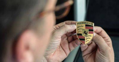 Porsche меняет свой логотип в честь 75-летия бренда (фото)