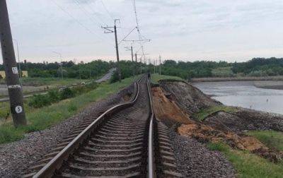 Под Никополем просело железнодорожное полотно