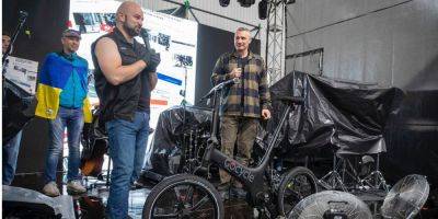 На дроны для ВСУ. Кличко продал на аукционе свой велосипед, с которого упал в центре Киева