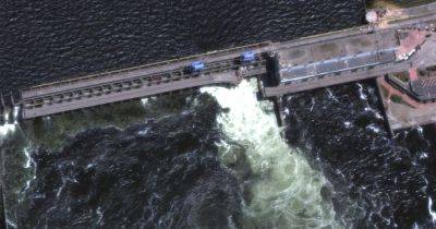 Спад воды в Херсонской области открыл остатки мостов времен Второй мировой войны (фото)