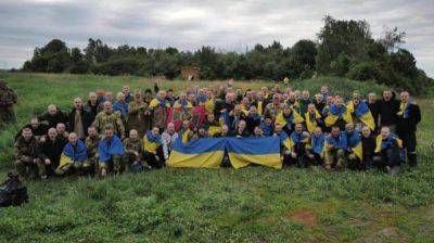 Украина вернула 95 пленных: из Мариуполя, из-под Бахмута, острова Змеиный