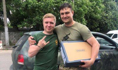 Андрей Андреев передал бойцам отряда специального назначения "Лазар" ноутбуки
