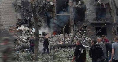 Оккупанты ударили по Дому культуры и многоэтажкам в Авдеевке, есть жертвы