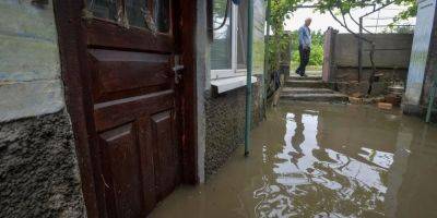 Последствия подрыва Каховской ГЭС: уровень воды в Херсонской области упал ниже трех метров, в двух регионах подтоплены почти 4000 домов