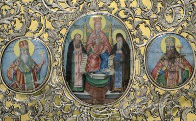 В Киево-Печерской лавре выставили Евангелие времен гетмана Ивана Мазепы – фото