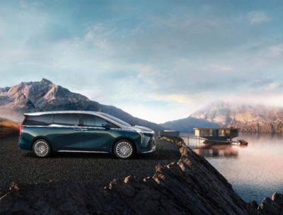 Дилеры привезли минивэн Buick GL8 по цене от 9,5 млн рублей