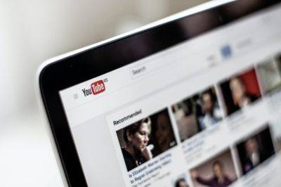 YouTube снижает требования к монетизации контента