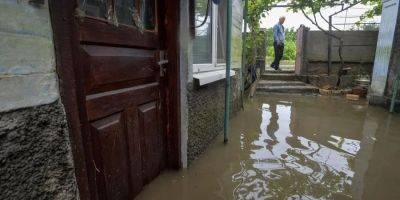 Ситуация в Херсонской области: уровень воды снизился почти до двух метров, подтопленными остаются десятки населенных пунктов