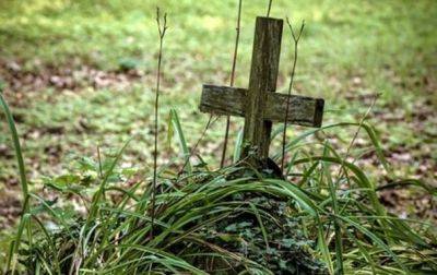 В Голопристанской общине разрешили захоронение не на кладбищах