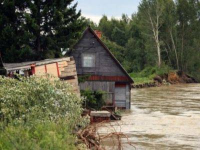 Наводнение в россии: из-за сильных дождей в сочи из берегов вышла река Мацеста - росСМИ