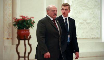 Лукашенко: Москва и Киев "хотели договориться об аренде Крыма", а организовать переговоры помог его 17-летний сын