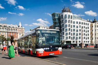 В Праге пассажирам понадобилась медпомощь после резкого торможения автобуса