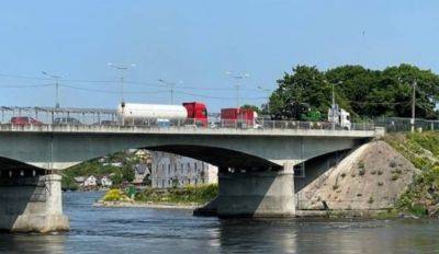 На эстонско-российской границе в Нарве пробки: задержки до 20 часов