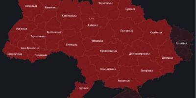 Воздушную тревогу объявили во всей Украине. Мониторинговые каналы предупреждают об угрозе удара Кинжалами