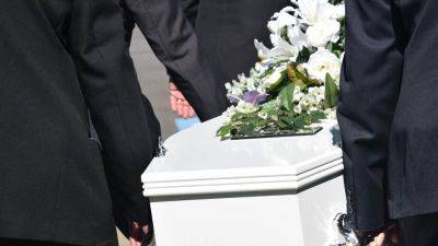 В Эквадоре женщину чуть не похоронили заживо