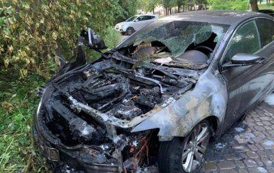 В Ровно подожгли автомобиль журналиста