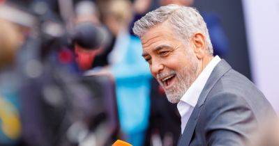 10 знаменитостей, которые не стесняются своей седины: от Дженнифер Энистон до Джорджа Клуни