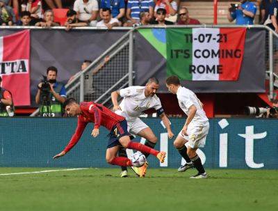 Роберто Манчини - Испания в конце матча вырвала победу над Италией и вышла в финал Лиги наций - sportarena.com - Италия - Испания - Хорватия - Голландия